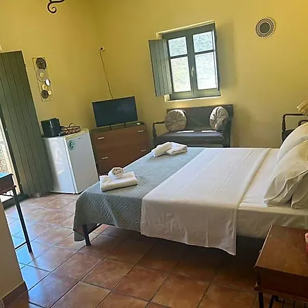 Onar Mani Hotel